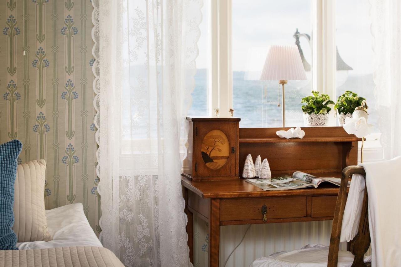 Strandvillan Hotell Och Bed & Breakfast 레이세킬 외부 사진