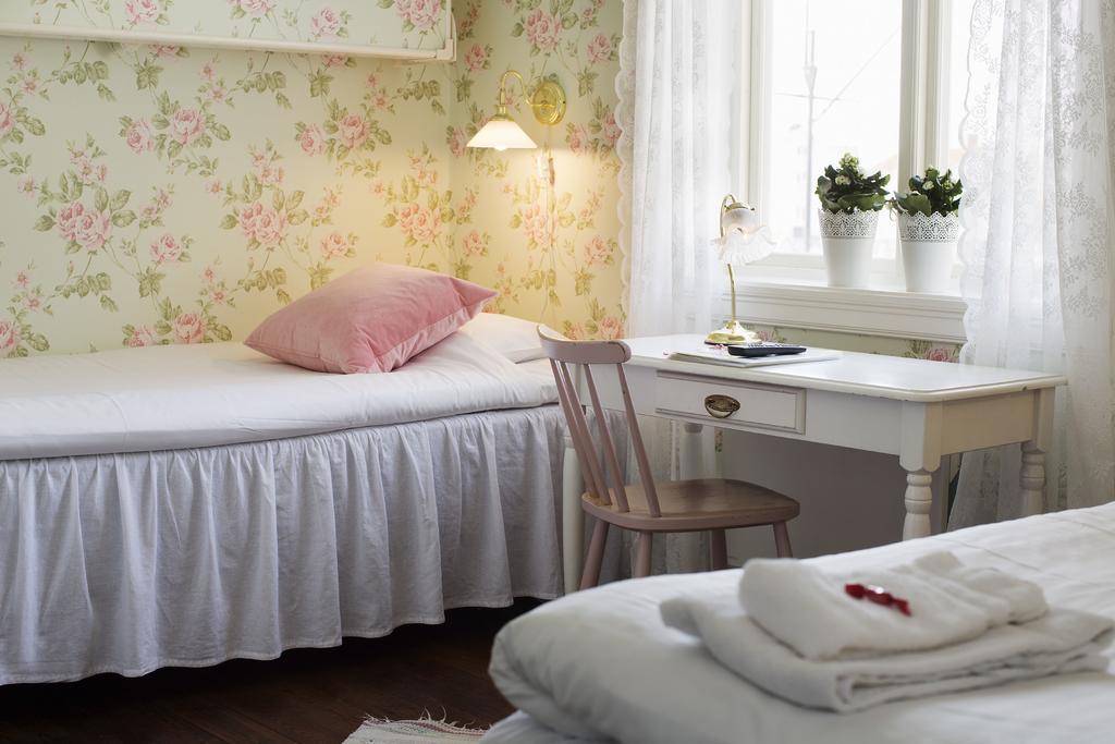 Strandvillan Hotell Och Bed & Breakfast 레이세킬 외부 사진