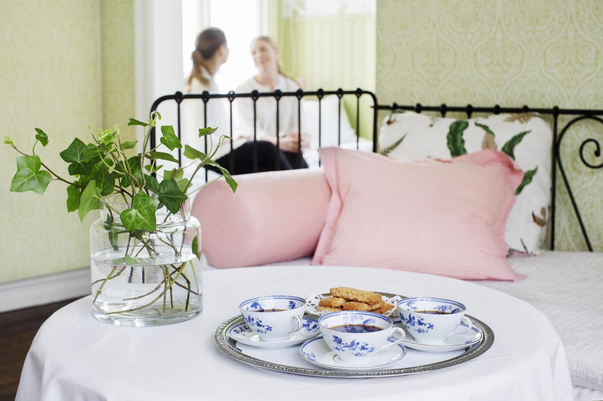Strandvillan Hotell Och Bed & Breakfast 레이세킬 외부 사진
